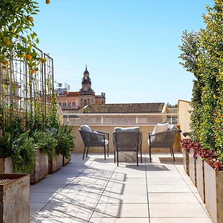 Genteel Home San Francisco Suites Seville Luaran gambar