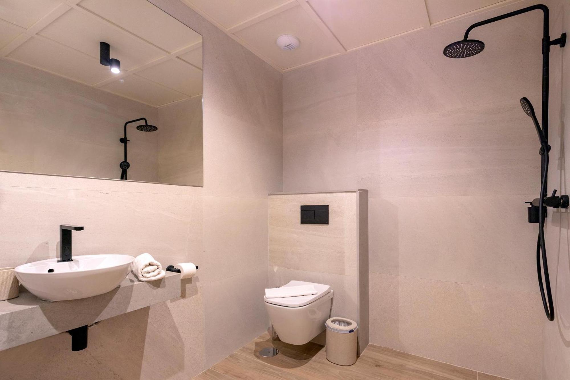 Genteel Home San Francisco Suites Seville Luaran gambar
